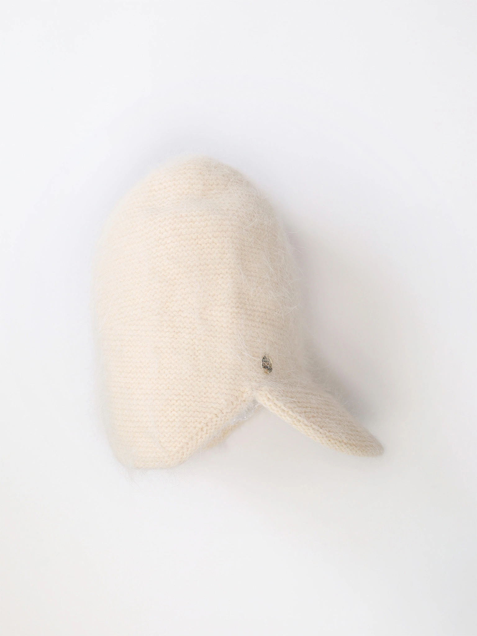 Шапка-ушанка из ангоры и нейлона с козырьком в ассортименте